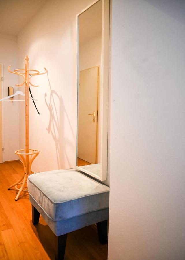 Backpacker Apartment Bahnhof Wenen Buitenkant foto
