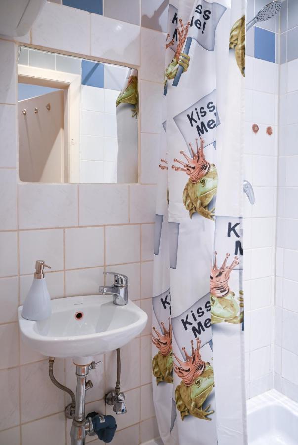 Backpacker Apartment Bahnhof Wenen Buitenkant foto